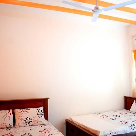 Sri Mayura Holiday Resort Kataragama Bagian luar foto