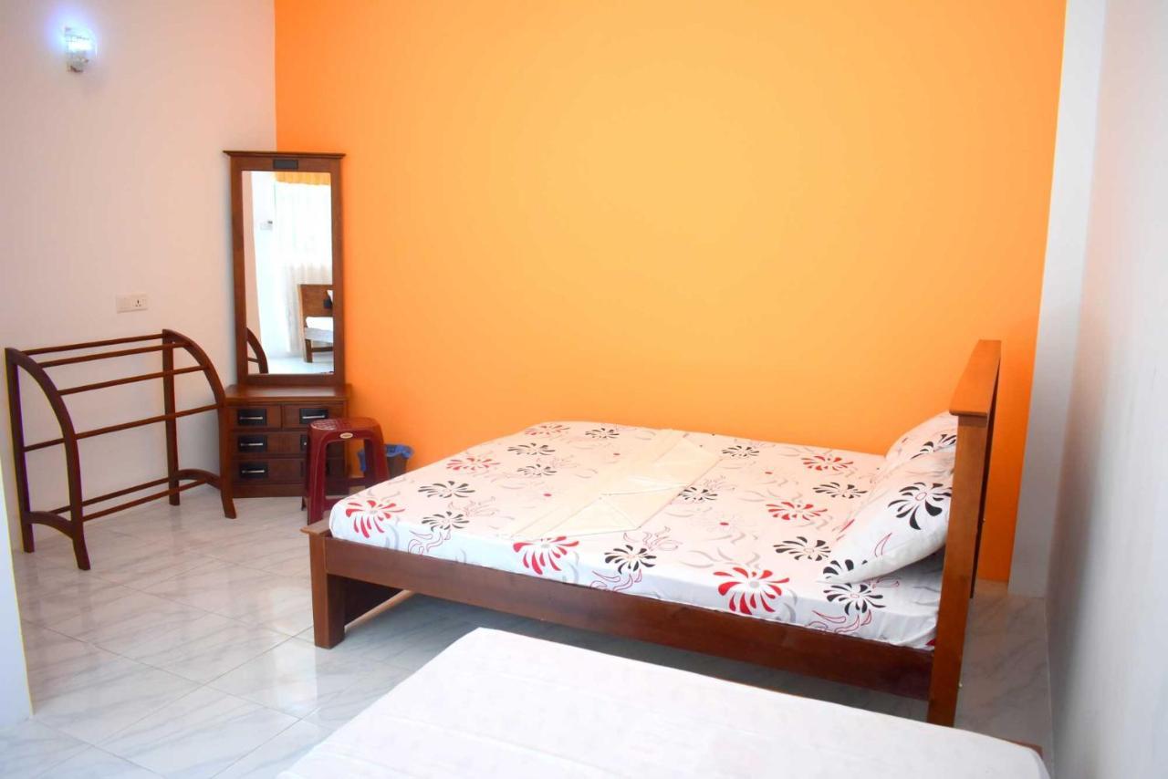 Sri Mayura Holiday Resort Kataragama Bagian luar foto